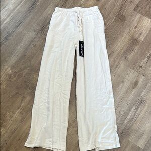 Women’s pants size medium